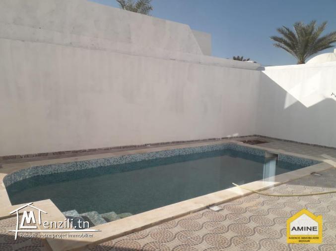 A vendre villa avec piscine zone urbaine Djerba Midoun