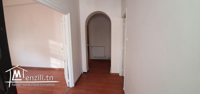 Etage de villa(rez-de-chaussé) S+3 à Mutuelle ville