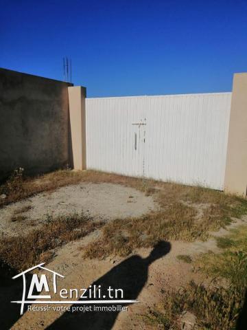 Beau terrain de 728m avec titre individuel