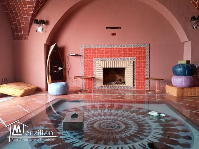 Villa pied dans l'eau avec piscine
