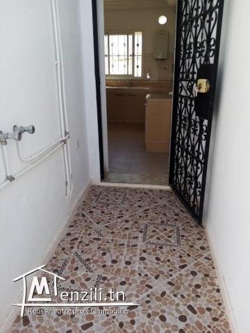 A louer un beau DUPLEX à cité Chaker Raoued 8 min au grand surface GEANT