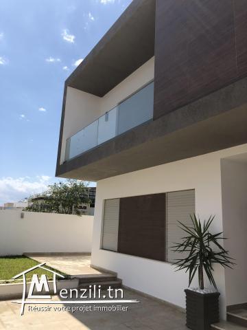 Pied dans l'eau, à Beni Khiar, Villa Neuve