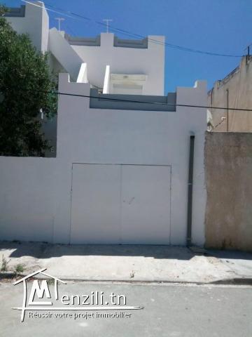 etage de villa titré avec garage.