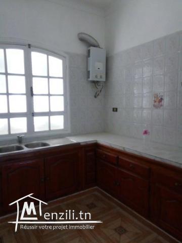 etage de villa titré avec garage.