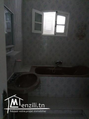 etage de villa titré avec garage.