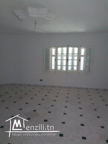 etage de villa titré avec garage.