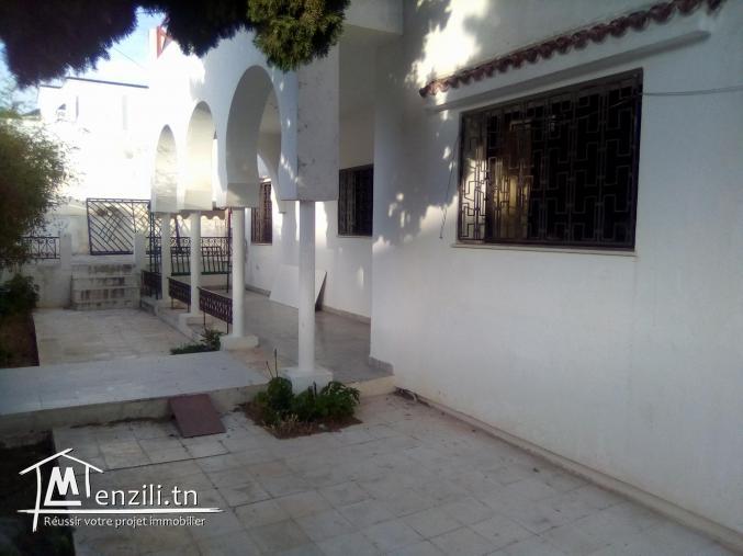 Villa au coin rdc cite Romana