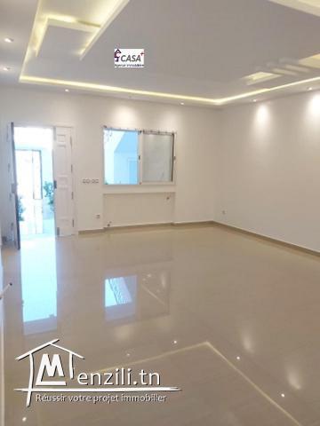 Villa jamais habité avec garage et un étage inachevé à Mrezga coté route de ceinture