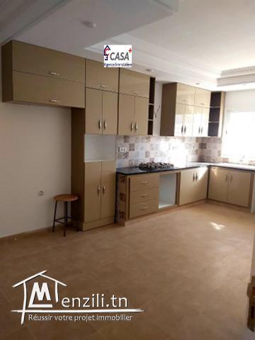 Villa jamais habité avec garage et un étage inachevé à Mrezga coté route de ceinture