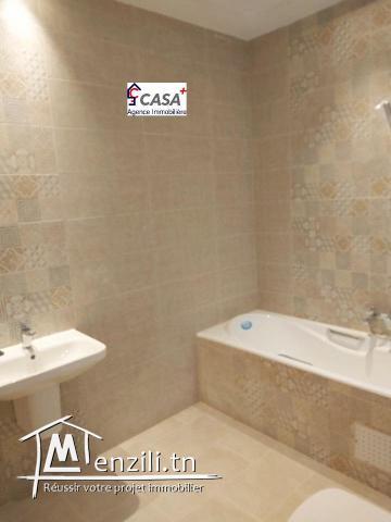 Villa jamais habité avec garage et un étage inachevé à Mrezga coté route de ceinture