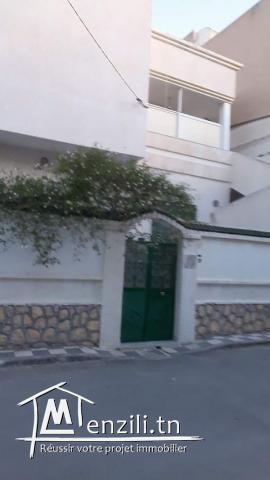 A vendre RDC d'une villa + etage de villa S+3