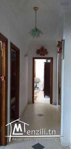 A vendre RDC d'une villa + etage de villa S+3