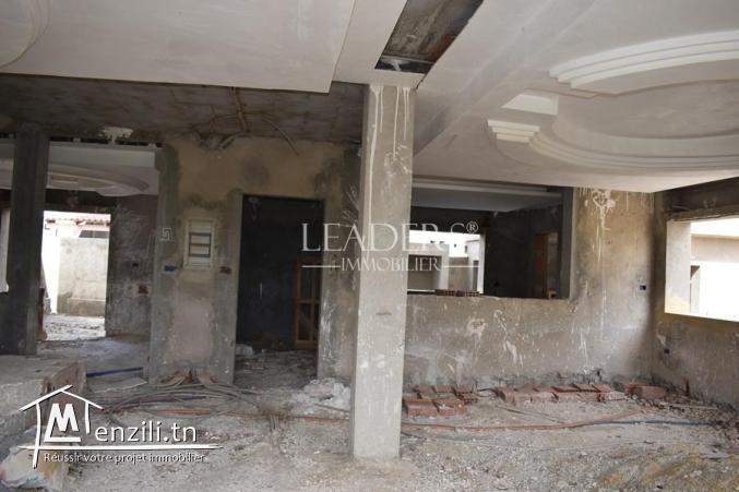 villa R+1 inachevée a Plage Ejjahmi Borj_Cedria.