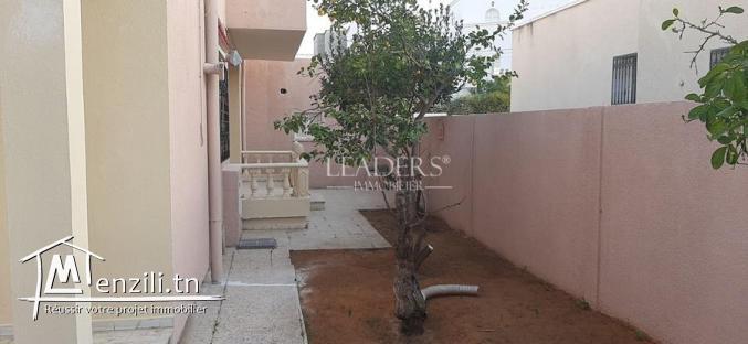 belle villa avec un studio dans une zone calme El Mourouj 4