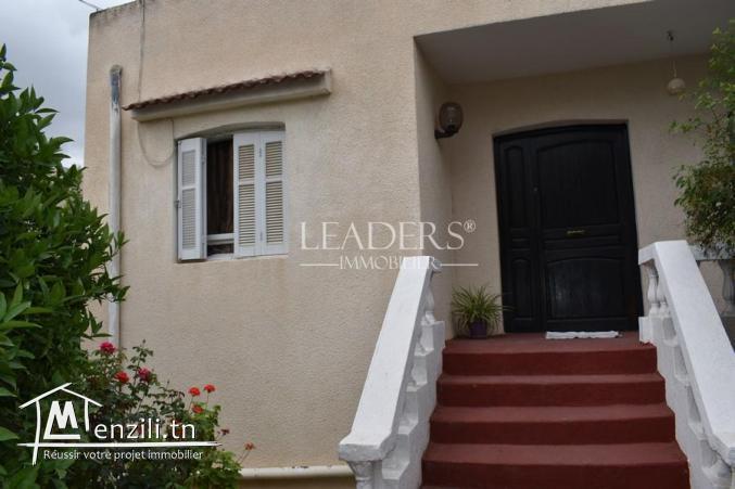 magnifique villa dans une zone prestigieuse à El Mourouj 5.