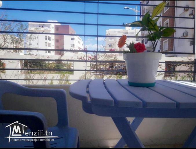 un rez de chaussée avec vue sur jardin à hammamet