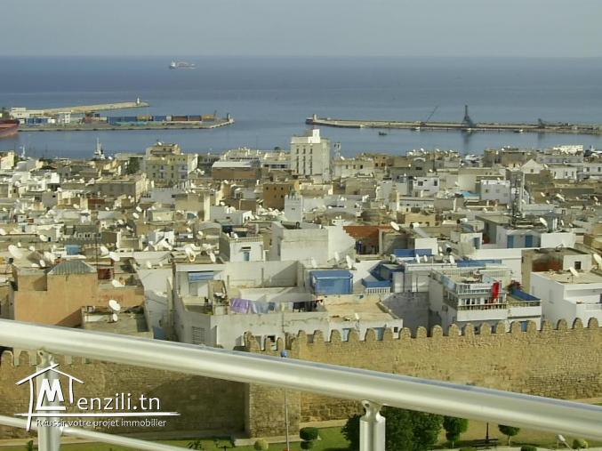 Un appartement de type S+2 meublés situé à Sousse centre-ville.