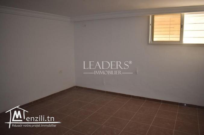 superbe Appartement en S+4en RDC