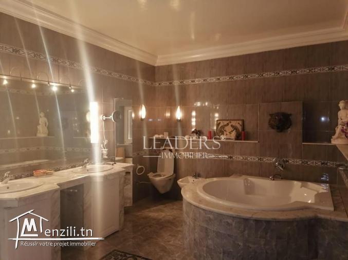 Maison de  800m² à vendre à chott meriem 27 246 306