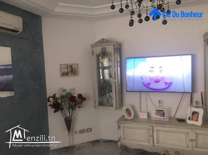 luxe appartement à jardin l'aouina