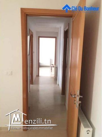 luxe appartement à jardin l'aouina