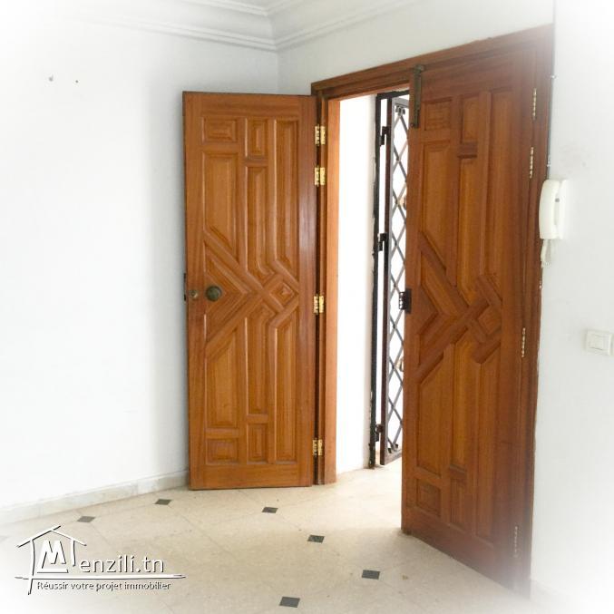 Loue à Enasser 2 un rez-de-chaussée S+3 pour grands parents