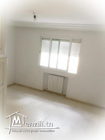 Loue à Enasser 2 un rez-de-chaussée S+3 pour grands parents