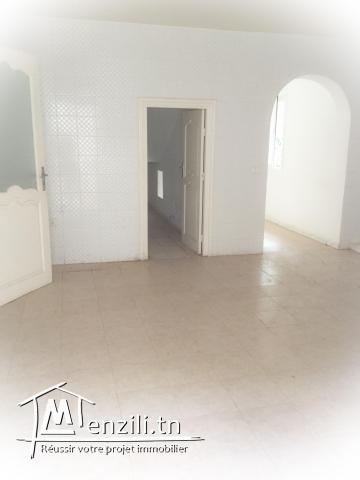 Loue à Enasser 2 un rez-de-chaussée S+3 pour grands parents