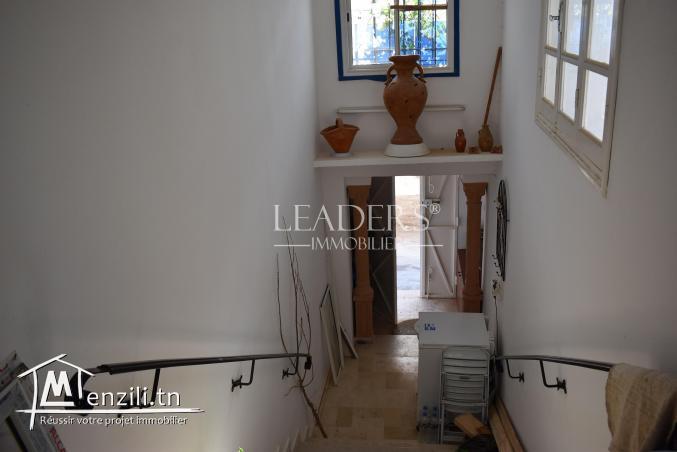 appartement S+2 de 80 m² occupe  le 1er étage