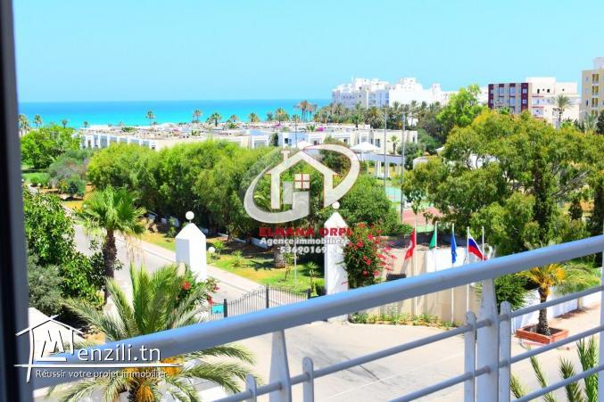 Magnifique Appartement s+2 vue sur mer et pieds dans l'eau