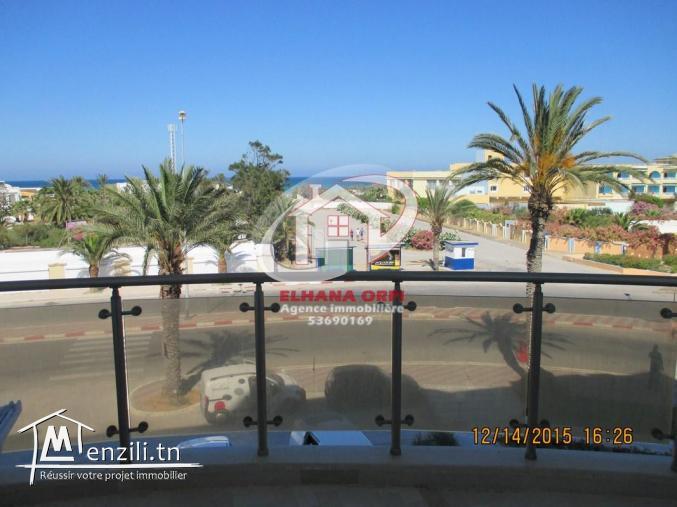 estivale 2020 s+2 ennadhour vue sur mer et pied dans l'eau