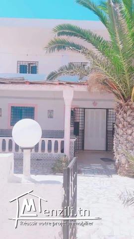 للحجز كلمنى23012582