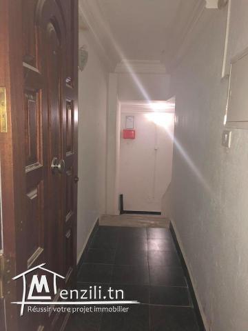 A vendre un Studio à Ennasr 2