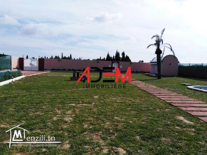 Maison de campagne sur un terrain de 2000 m²