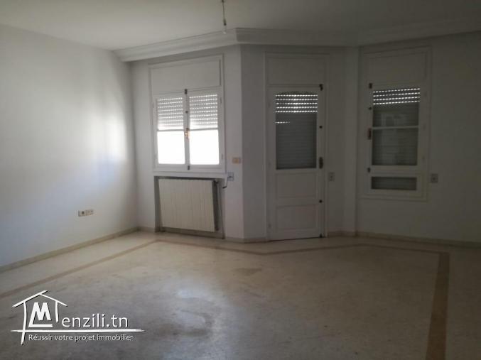 appartement de 135m² à cite Ennaser