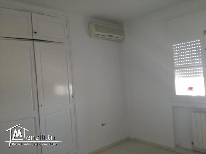 appartement de 135m² à cite Ennaser