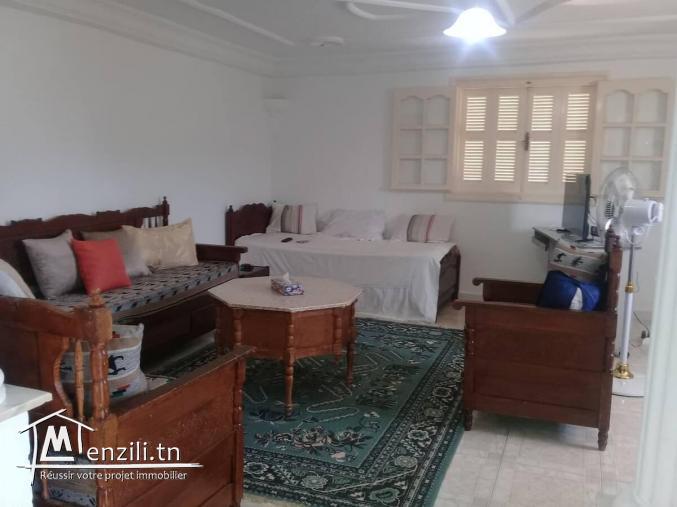 Un rez- de- chaussée  S+1 meublé, climatisé avec une entrée indépendante