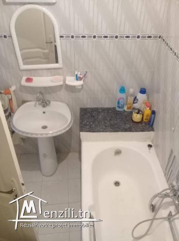 Un rez- de- chaussée  S+1 meublé, climatisé avec une entrée indépendante