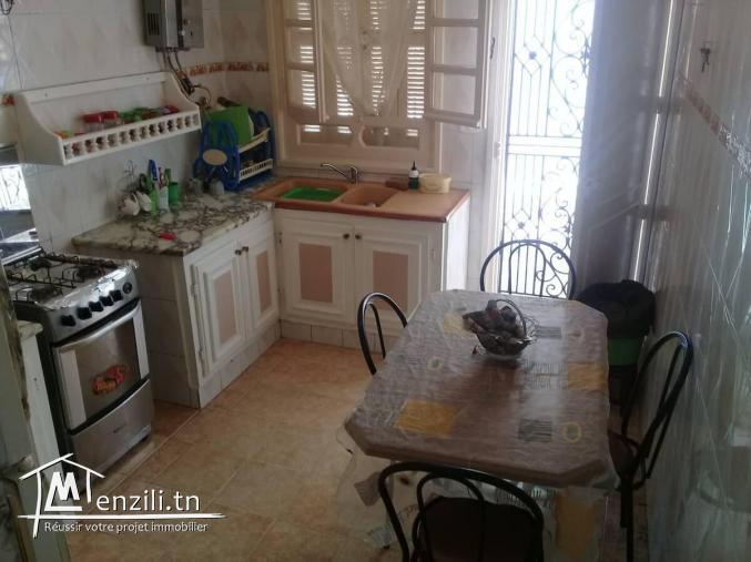 Un rez- de- chaussée  S+1 meublé, climatisé avec une entrée indépendante