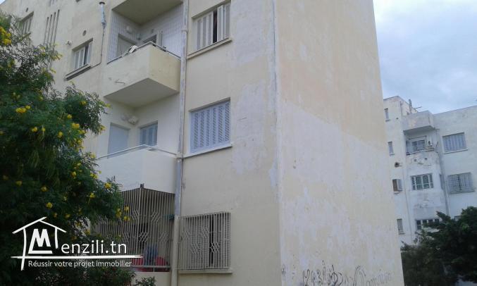 Appartement de 2 pièces et un salon à cité Ezzitouna