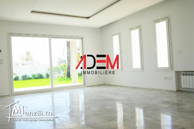 villa avec piscine et place parking pour deux voitures