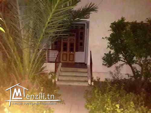 Villa à Ksar Hellal (garage /jardin /espace -arbi- /Majel ) 600 m²