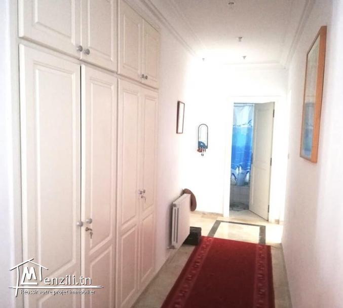 A louer un grand Rez de jardin d’une villa