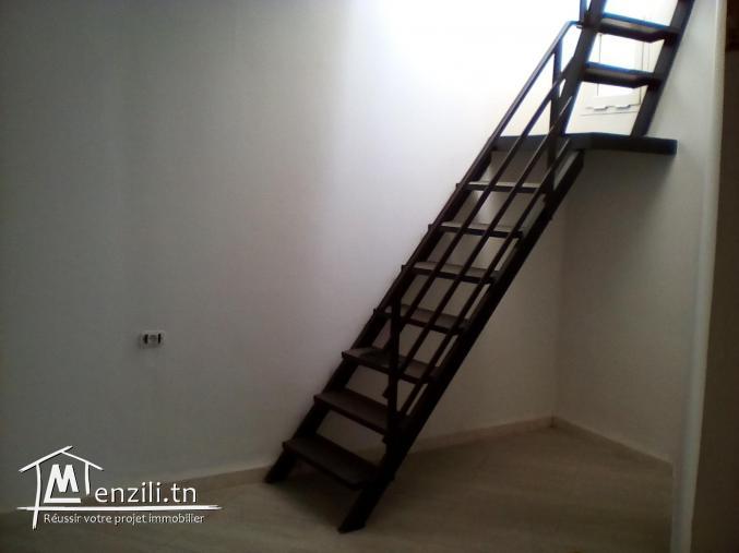 Locale commercial de neuf  tout activités commerciale avec pas de porte