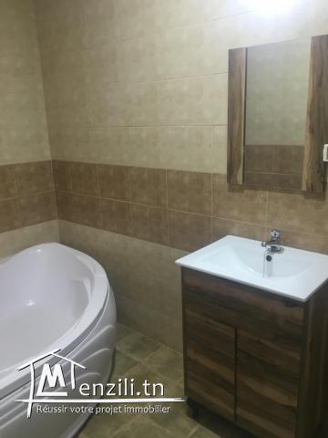 F+3 avec piscine a vague artificielle