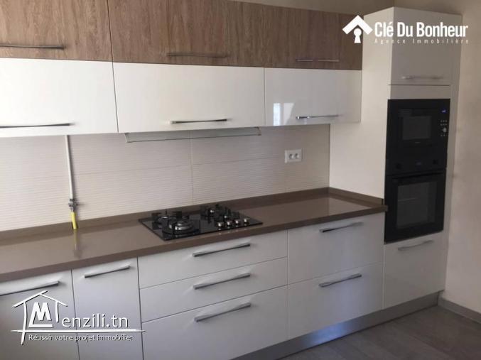 luxe appartement totalement rénové à l'aouina