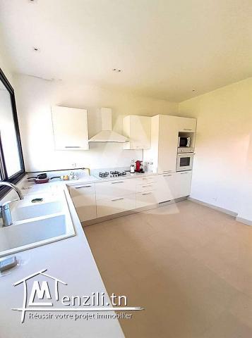 Location d’un étage de villa au Golf de Gammarth