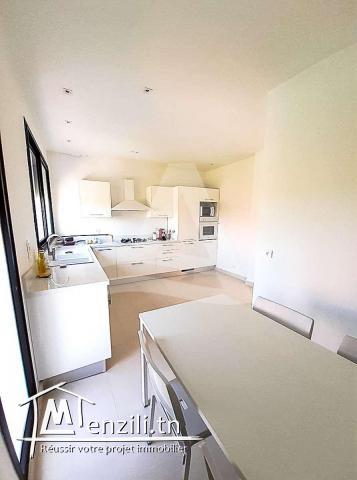 Location d’un étage de villa au Golf de Gammarth