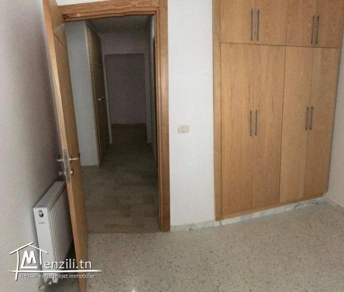 appartement S+2 au 1ér étage dans un cartier calme et sécurisé