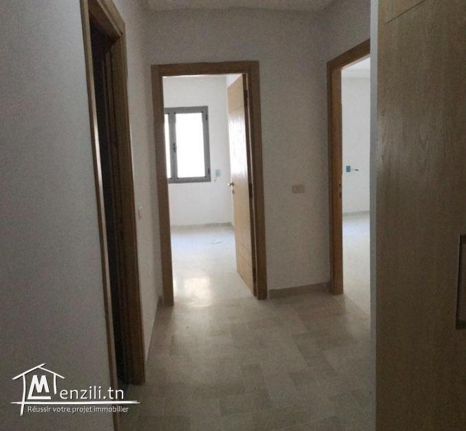 appartement S+2 au 1ér étage dans un cartier calme et sécurisé